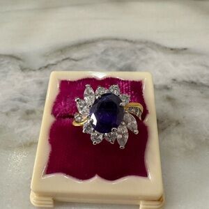 Elegant Gold and Purple Women's Ring
